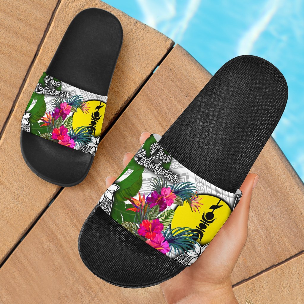 New Caledonia Slide Sandals - Turtle Plumeria Banana Leaf Black - Polynesian Pride