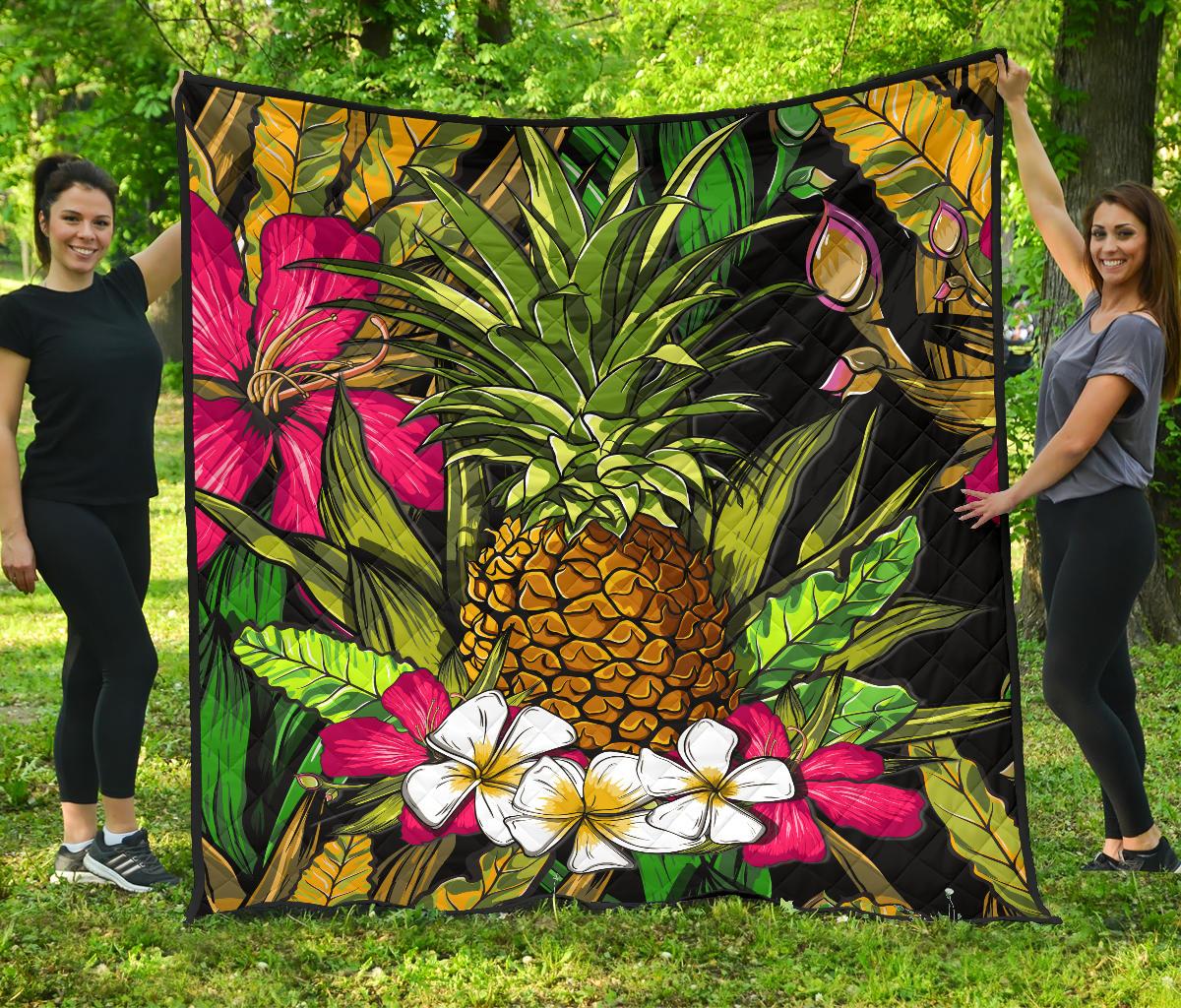 Hawaii Tropical Flowers Pineapple Premium Quilt Black - Polynesian Pride