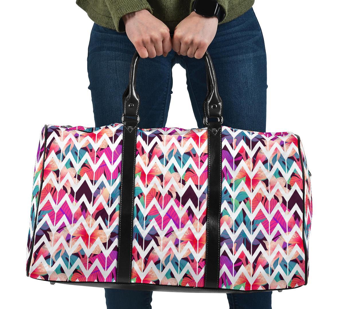 Palm Foliage On Striped Zigzag Hawaii Travel Bag Travel Bag One size Black - Polynesian Pride