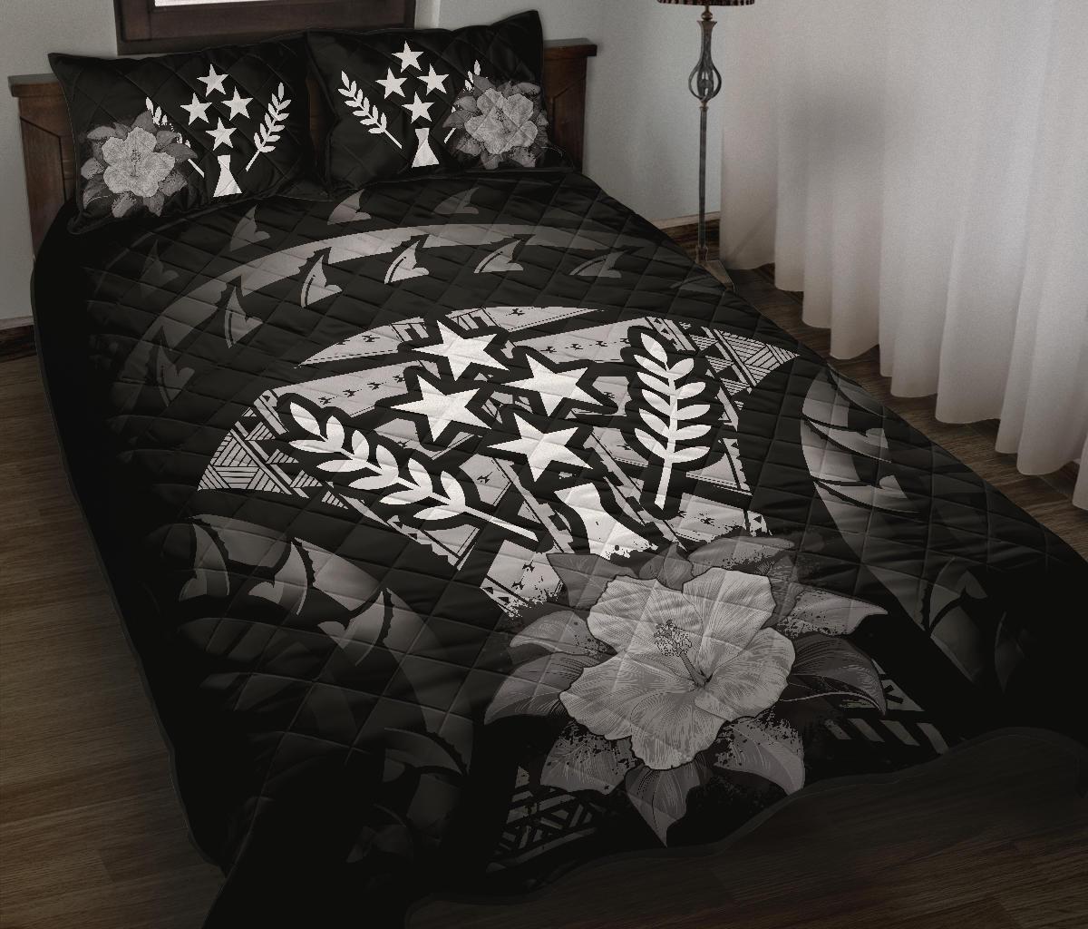 Kosrae Polynesian Quilt Bed Set Hibiscus Gray Black - Polynesian Pride