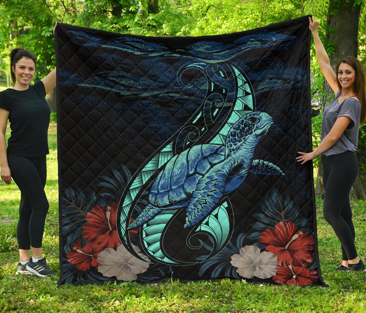 Hawaii Polynesian Honu Sea Hibiscus Premium Quilt Black - Polynesian Pride