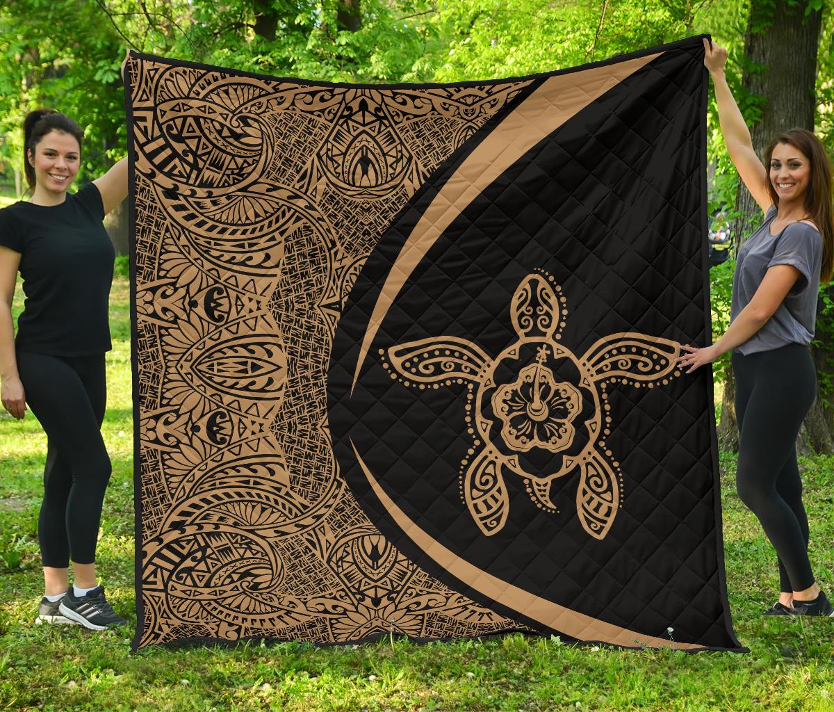 Hawaiian Hibiscus Turtle Polynesian Black Premium Quilt - Circle Style White - Polynesian Pride