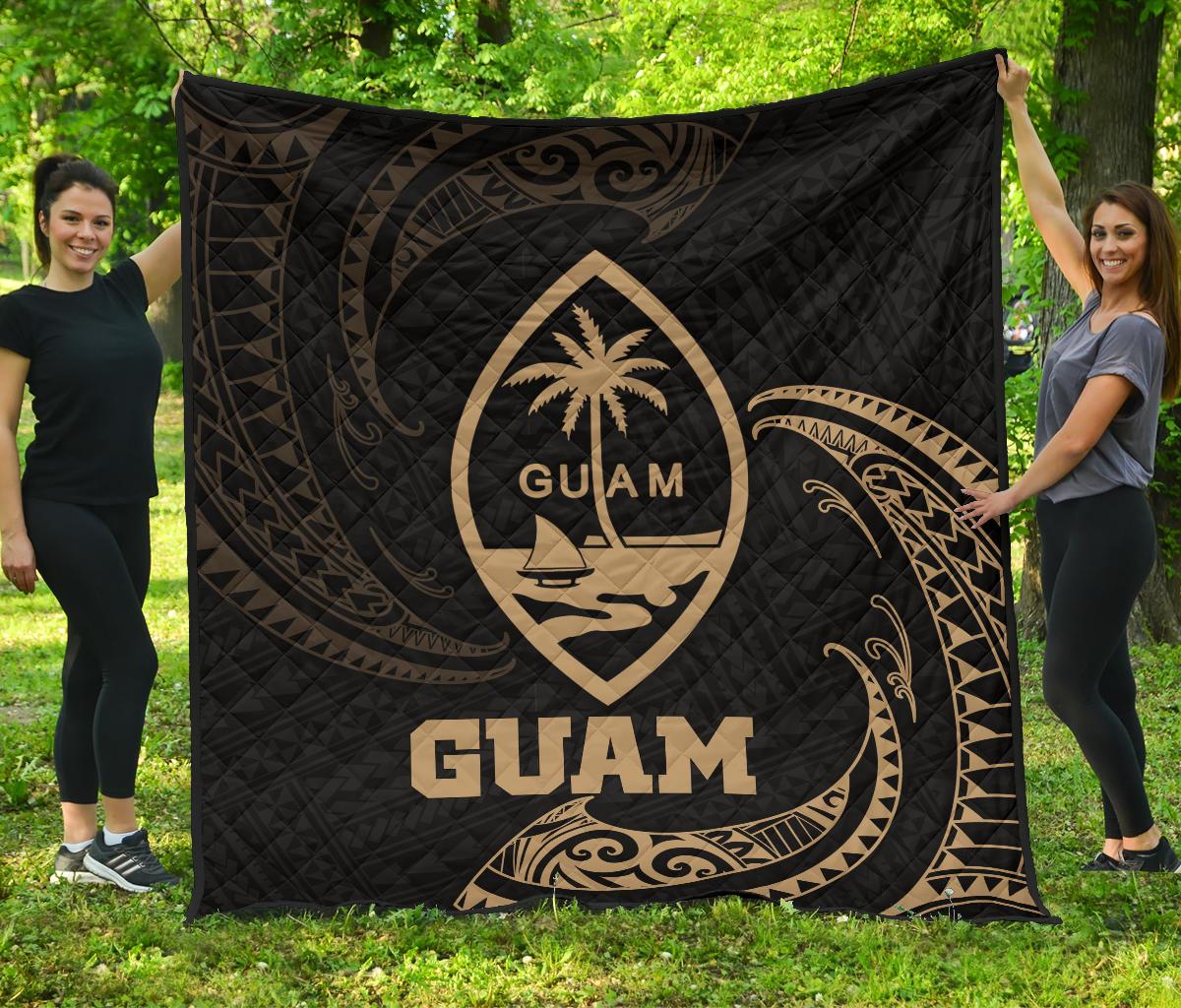 Guam Polynesian Premium Quilt - Gold Tribal Wave Black - Polynesian Pride