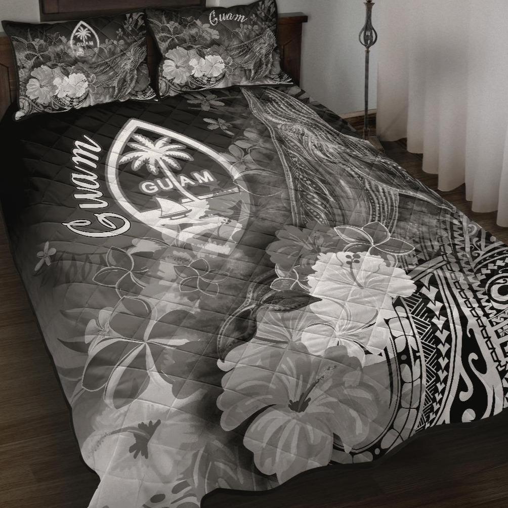 Guam Quilt Bed Set - Humpback Whale with Tropical Flowers (White) White - Polynesian Pride