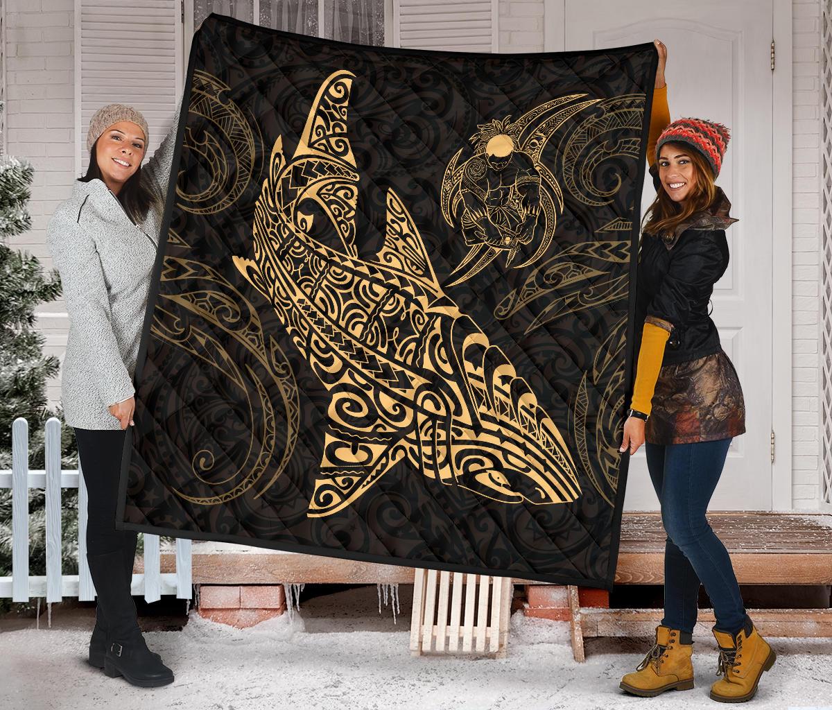 Polynesian Quilt - Polynesian Gold Shark Warrior Tattoo - Polynesian Pride