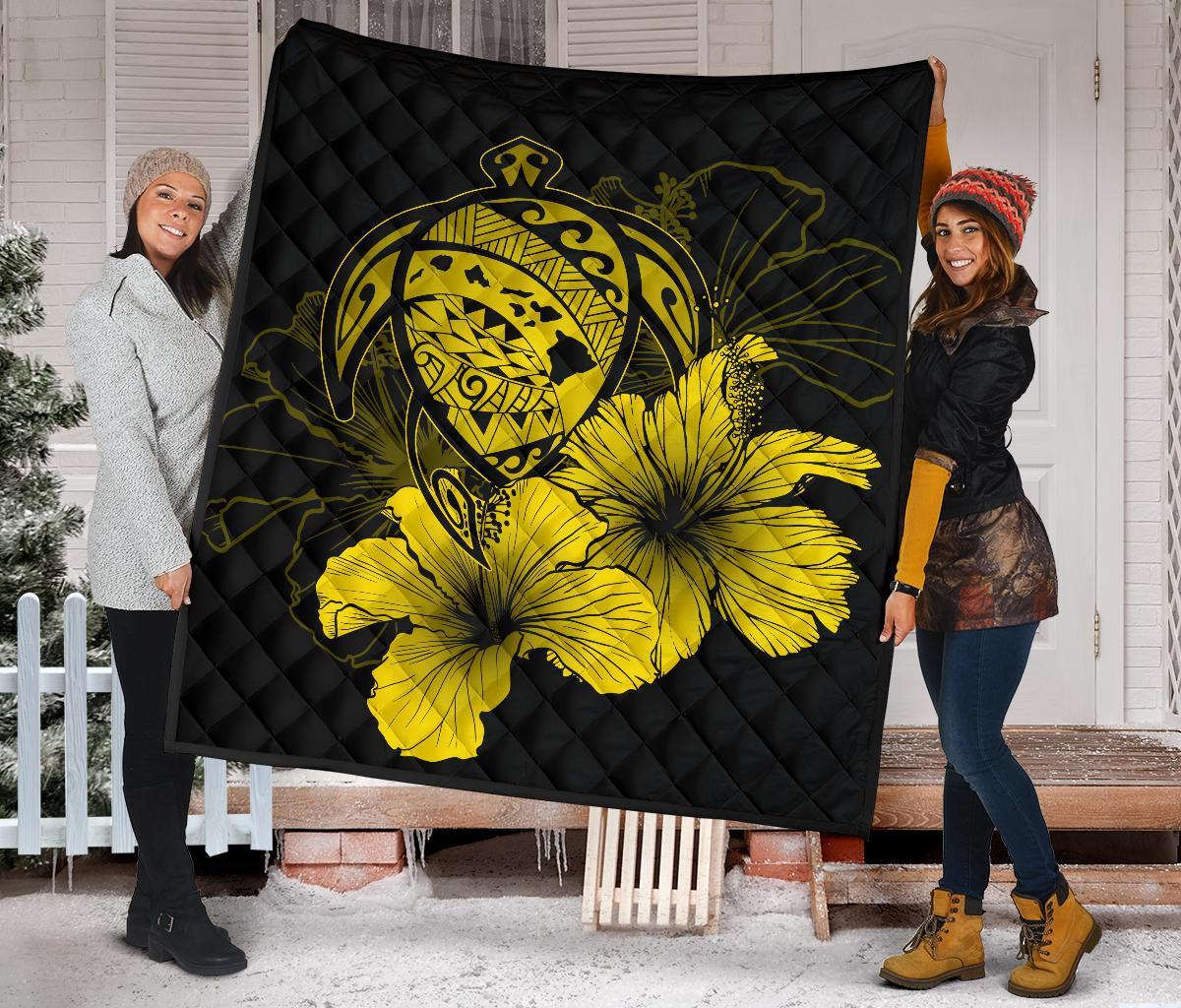Hawaii Hibiscus Premium Quilt - Turtle Map - Yellow - Polynesian Pride