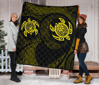 Hawaii Polynesian Turtle Premium Quilt Yellow - Polynesian Pride