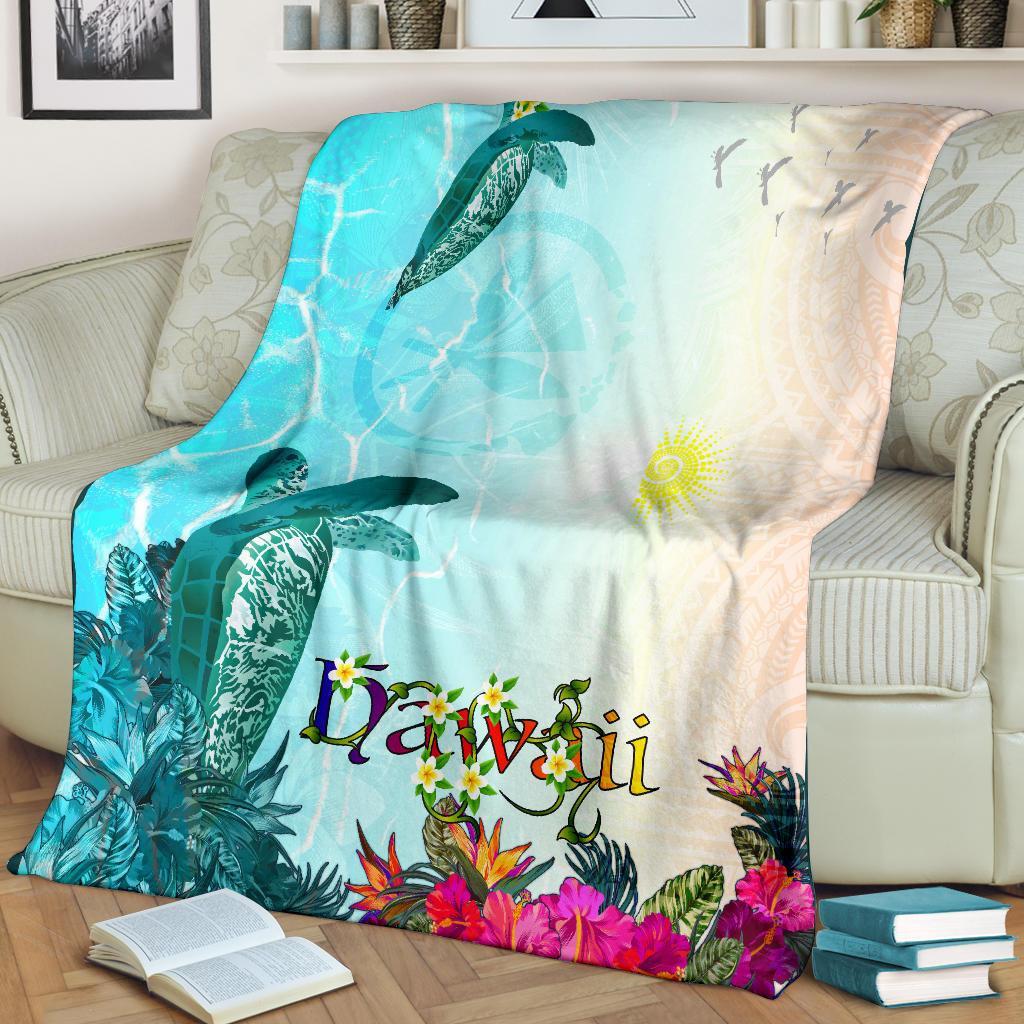 Polynesian Hawaii - View sea Hawaii with Turtle and Whale - Polynesian Pride