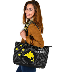 Papua New Guinea Leather Tote Bags - Flag With Polynesian Patterns (Black) - Polynesian Pride
