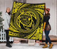 Hawaiian Kanaka Honu Hibiscus Tornando Yellow Polynesian Premium Quilt - Polynesian Pride