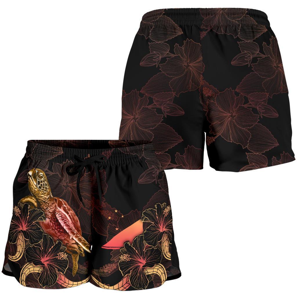 Tokelau Polynesian Women's Shorts - Turtle With Blooming Hibiscus Gold - Polynesian Pride