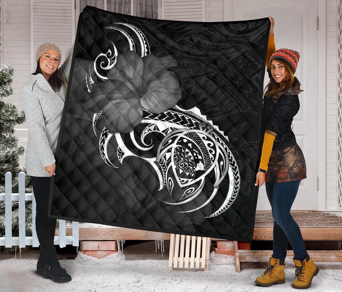 Hawaii Map Turtle Hibiscus Divise White Polynesian Premium Quilt - Polynesian Pride