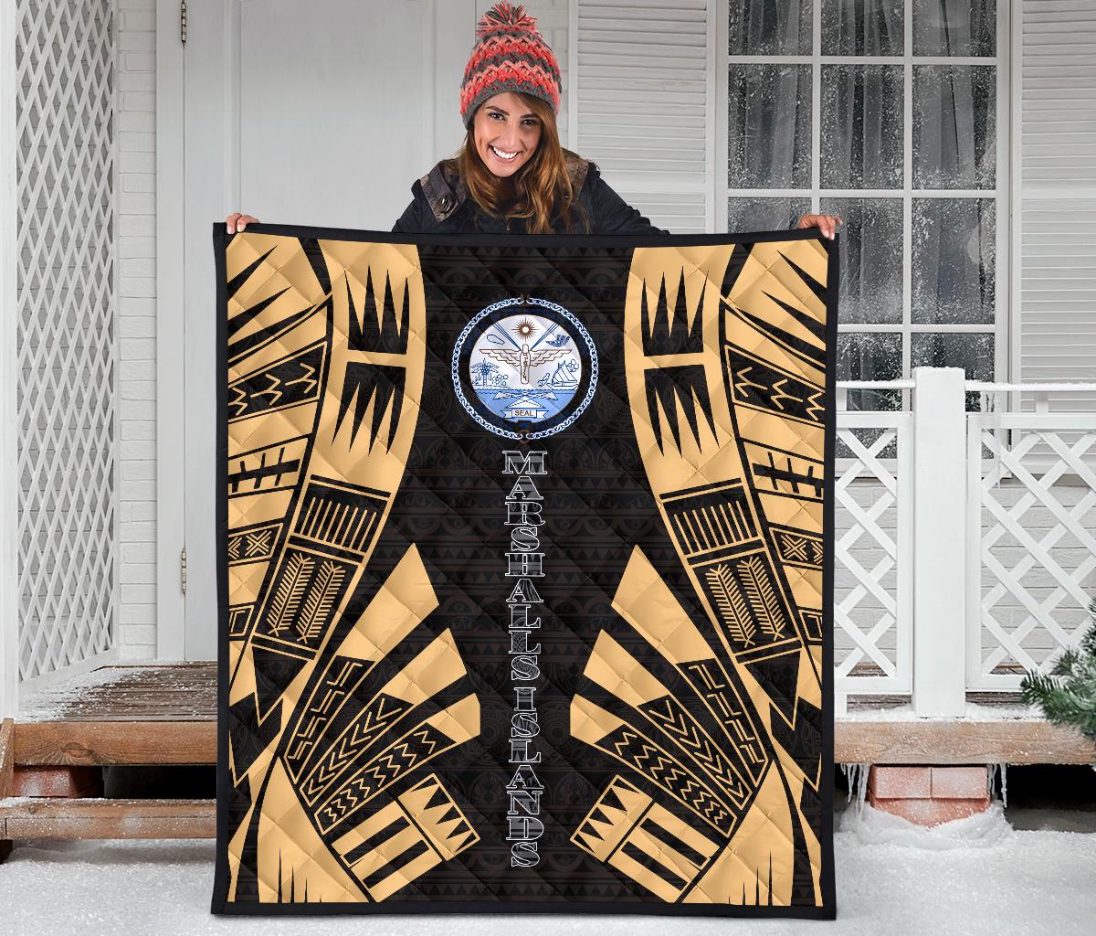 Marshall Islands Premium Quilt - Marshall Islands Seal Polynesian Gold Tattoo - Polynesian Pride