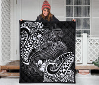 Chuuk Premium Quilt - White Shark Polynesian Tattoo - Polynesian Pride