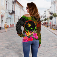 Chuuk Polynesian Personalised Women's Off Shoulder Sweater - Hibiscus and Banana Leaves - Polynesian Pride