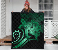 Hawaii Turtle Hibiscus Polynesian Vintage Premium Quilt - Green - Polynesian Pride