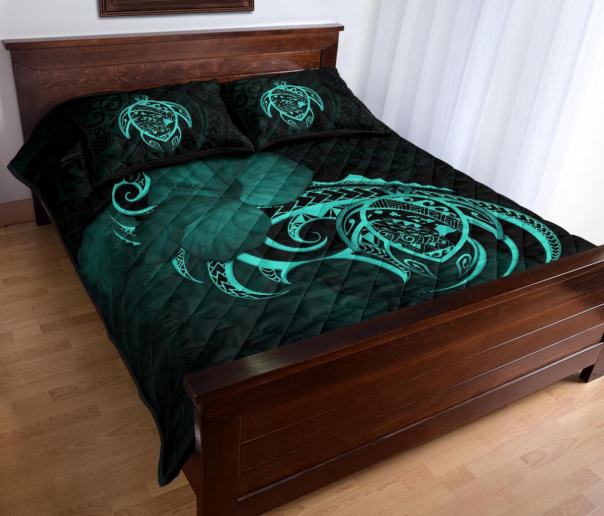 Hawaii Map Turtle Hibiscus Divise Turquoise Polynesian Quilt Bed Set - Polynesian Pride
