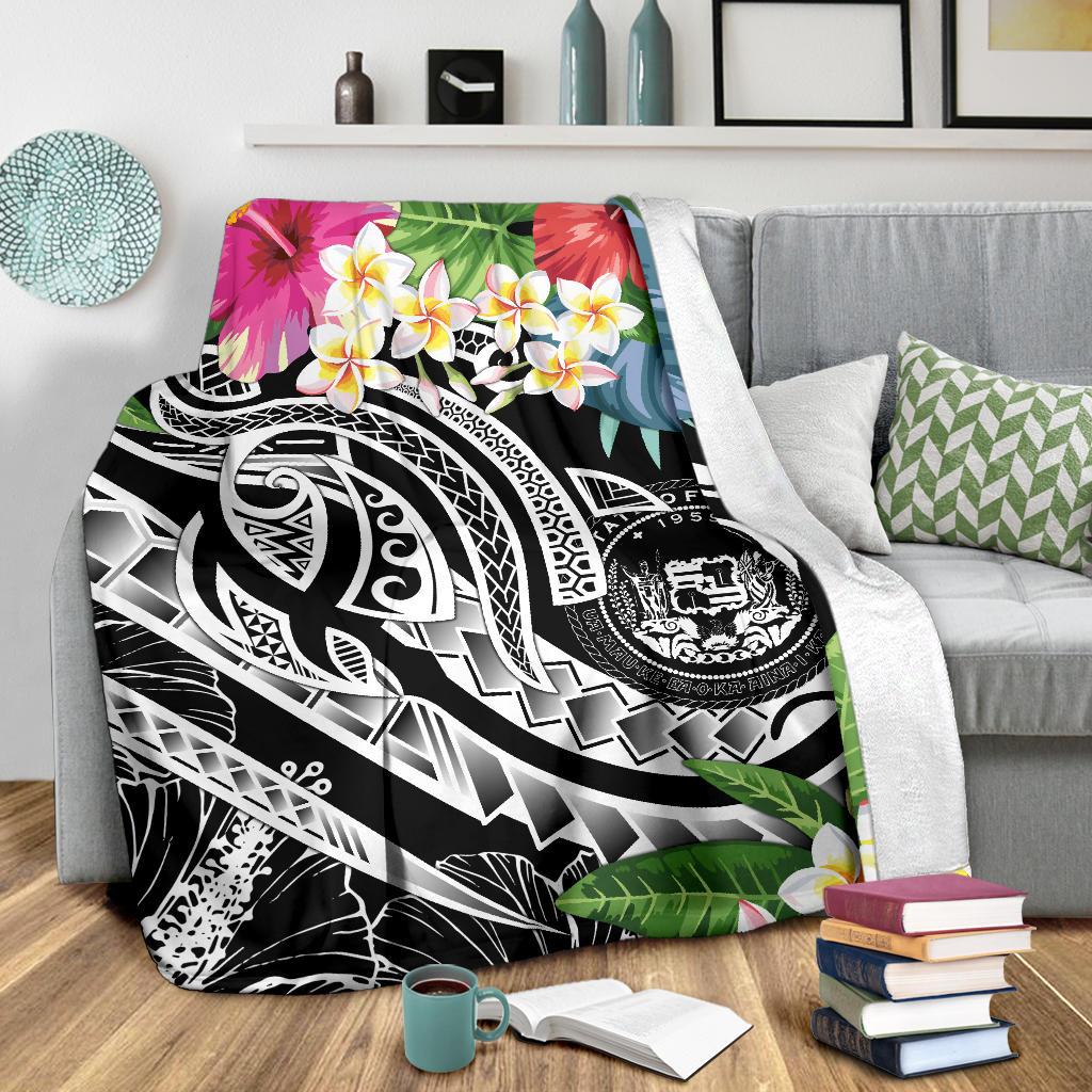 Polynesian Hawaii Premium Blanket - Summer Plumeria (Black) - Polynesian Pride