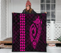 Hawaii Kakau Makau Fish Hook Polynesian Premium Quilt - Pink - Polynesian Pride