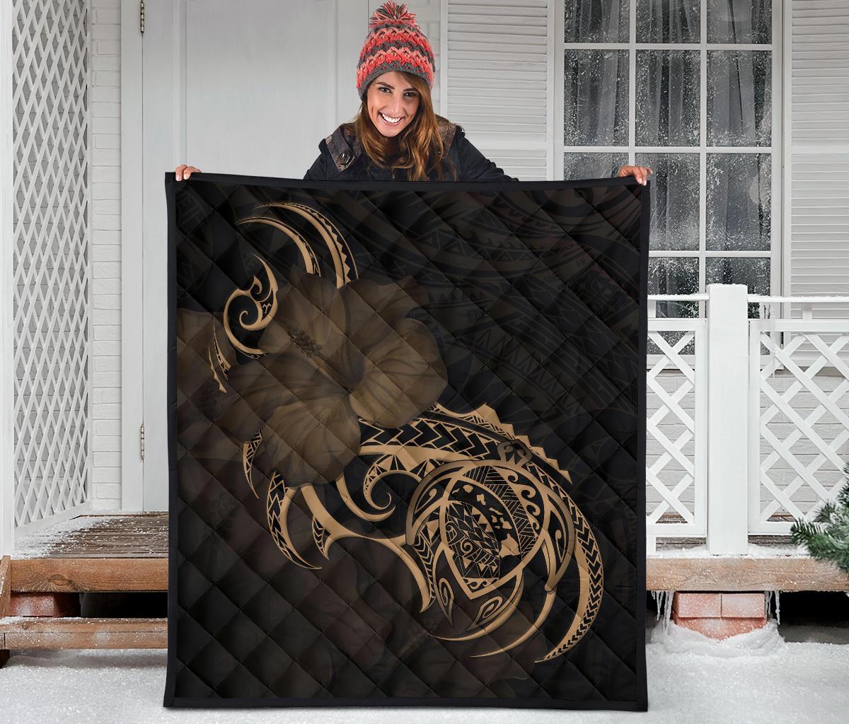 Hawaii Map Turtle Hibiscus Divise Gold Polynesian Premium Quilt - Polynesian Pride