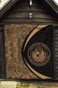 Hawaii Coat Of Arms Polynesian Black Premium Quilt - Circle Style - Polynesian Pride