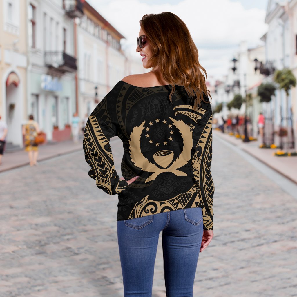 Pohnpei Micronesia Women's Off Shoulder Sweater - Gold Tribal Wave - Polynesian Pride