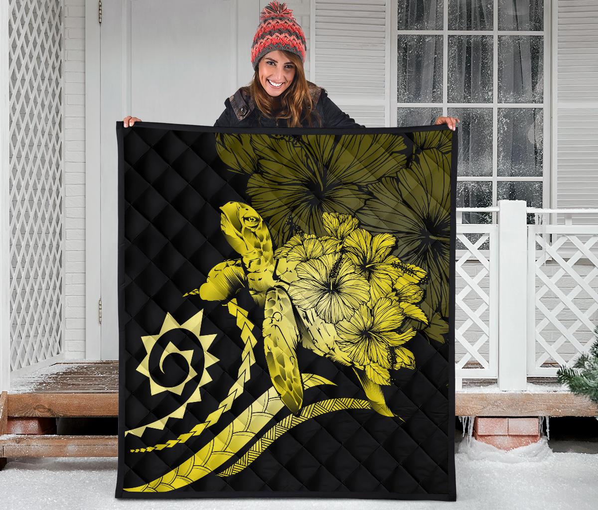 Hawaii Turtle Hibiscus Polynesian Vintage Premium Quilt - Yellow - Polynesian Pride