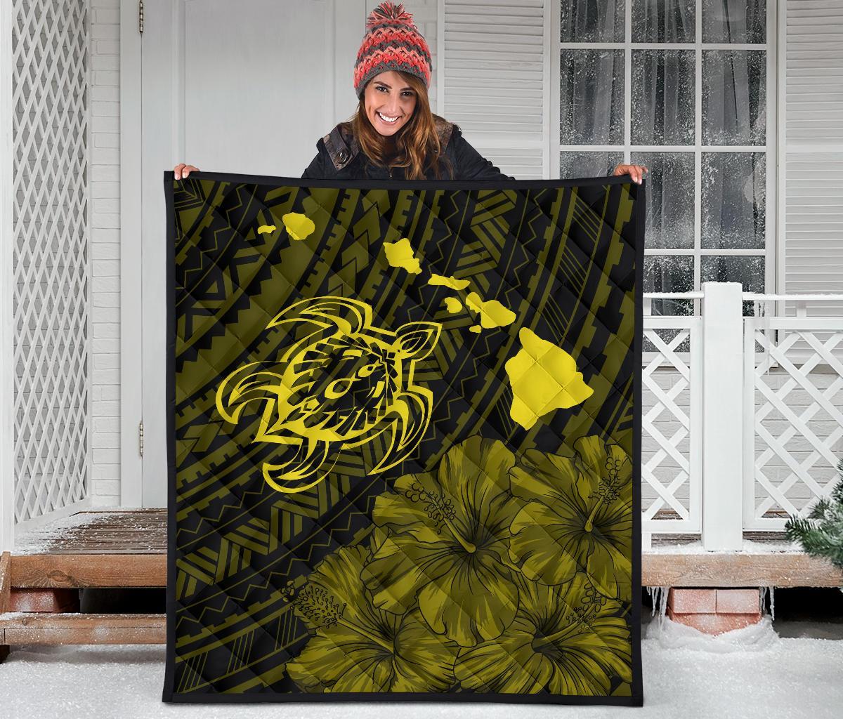 Hawaii Sea Turtle Is Swimming Toward Premium Quilt Yellow - Polynesian Pride