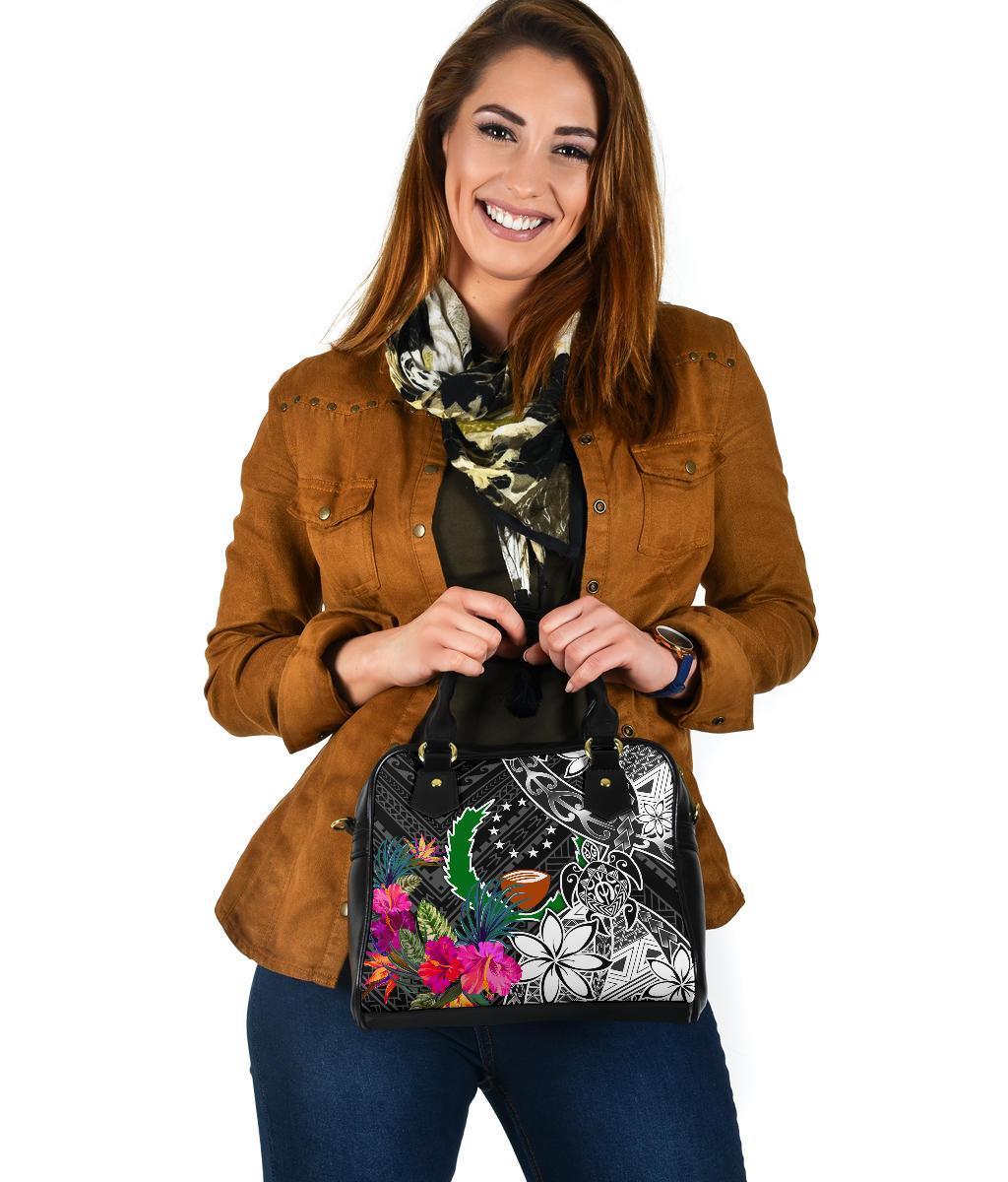 Pohnpei Shoulder Handbag - Turtle Plumeria Banana Leaf - Polynesian Pride