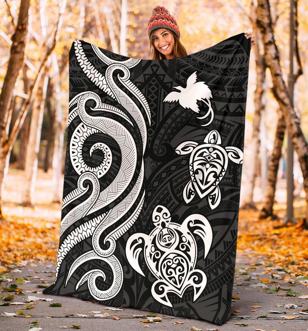 Papua New Guinea Premium Blanket - White Tentacle Turtle - Polynesian Pride