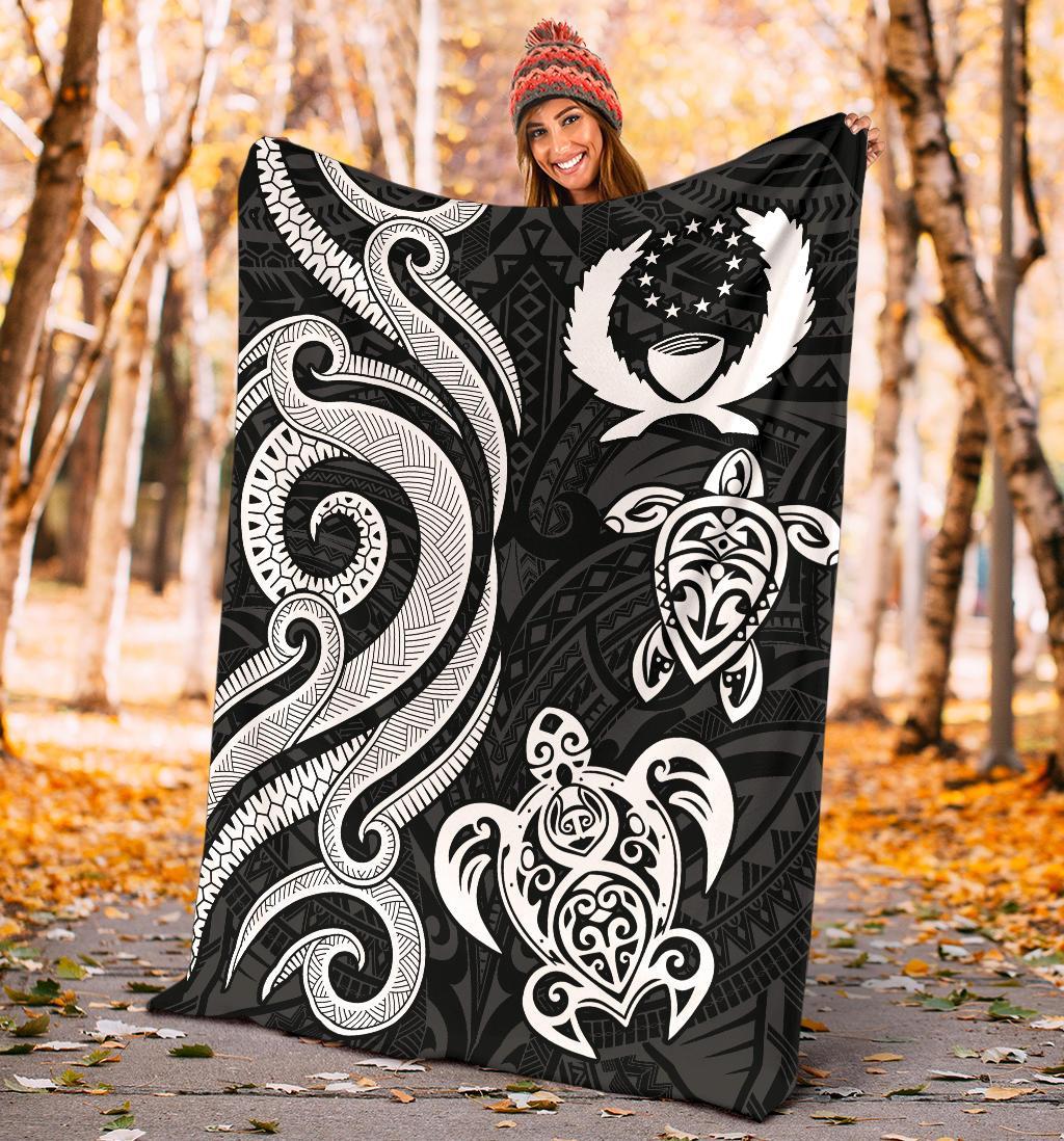 Pohnpei Micronesian Premium Blanket - White Tentacle Turtle - Polynesian Pride