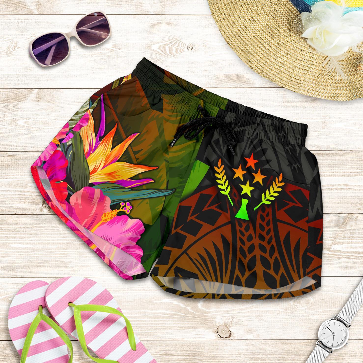 Kosrae Polynesian Women's Shorts - Hibiscus and Banana Leaves Women Reggae - Polynesian Pride