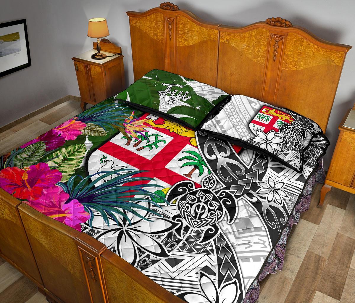 Fiji Quilt Bed Set White - Turtle Plumeria Banana Leaf - Polynesian Pride