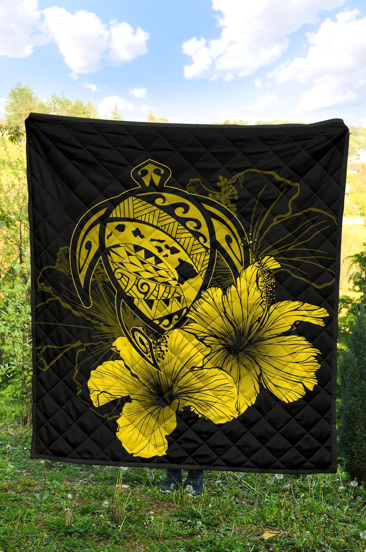 Hawaii Hibiscus Premium Quilt - Turtle Map - Yellow - Polynesian Pride