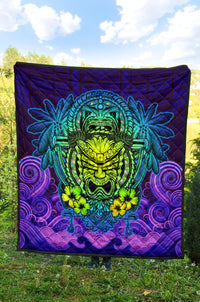 Hawaii Polynesian Premium Quilt - Hawaiian Green Yellow Tiki Face (Purple) - Polynesian Pride