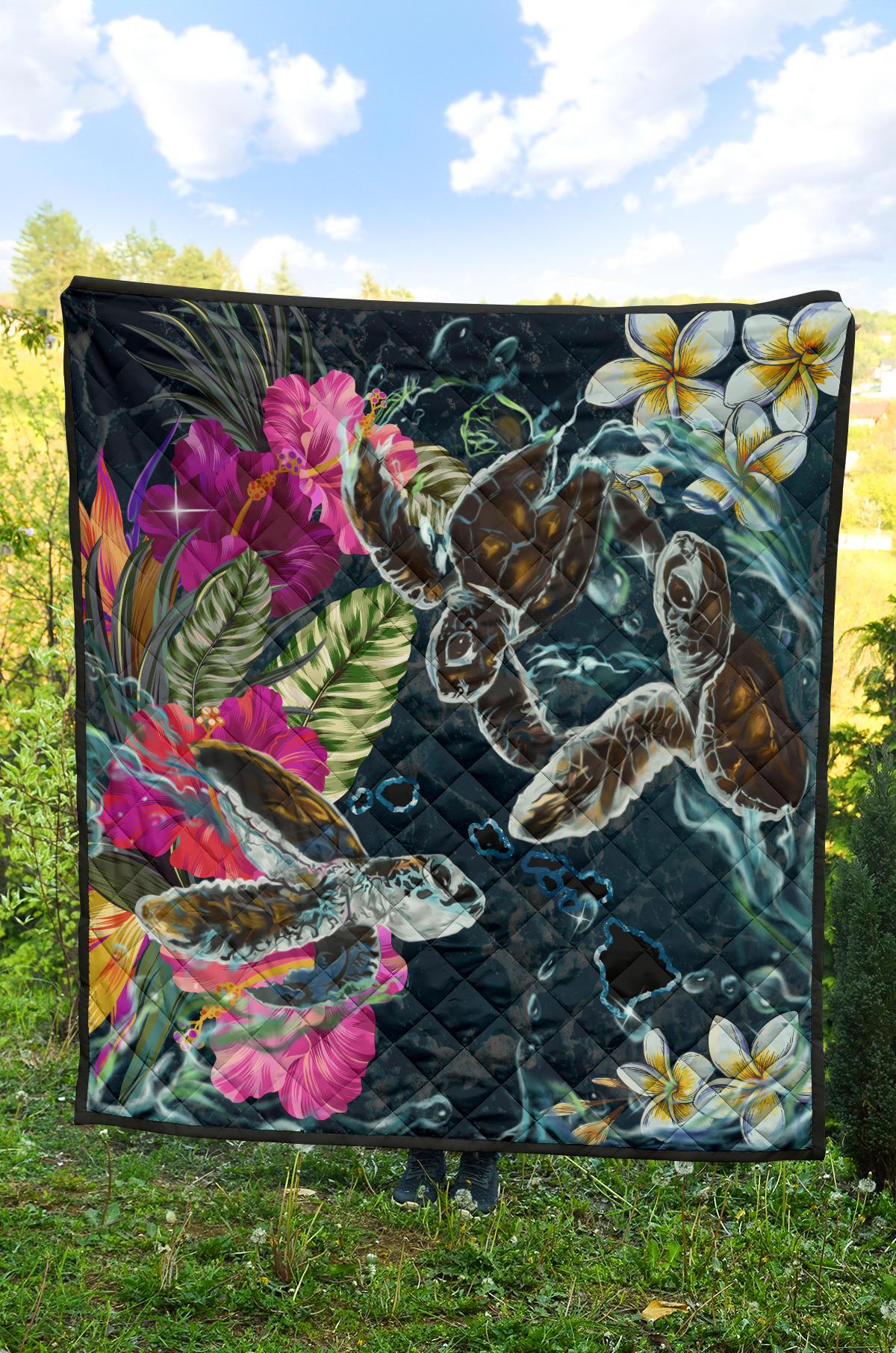 Hawaii Map Turtle Swimming Hibiscus Plumeria Moana Premium Quilt - Polynesian Pride