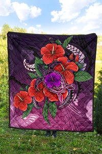 Polynesian Premium Quilt - Purple Hibiscus Turtle Flowing - Polynesian Pride