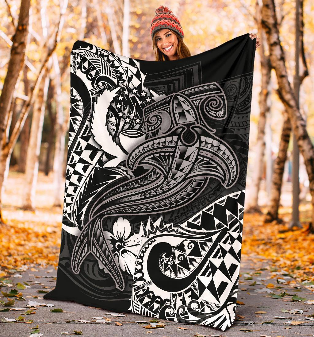 Pohnpei Premium Blanket - White Shark Polynesian Tattoo - Polynesian Pride
