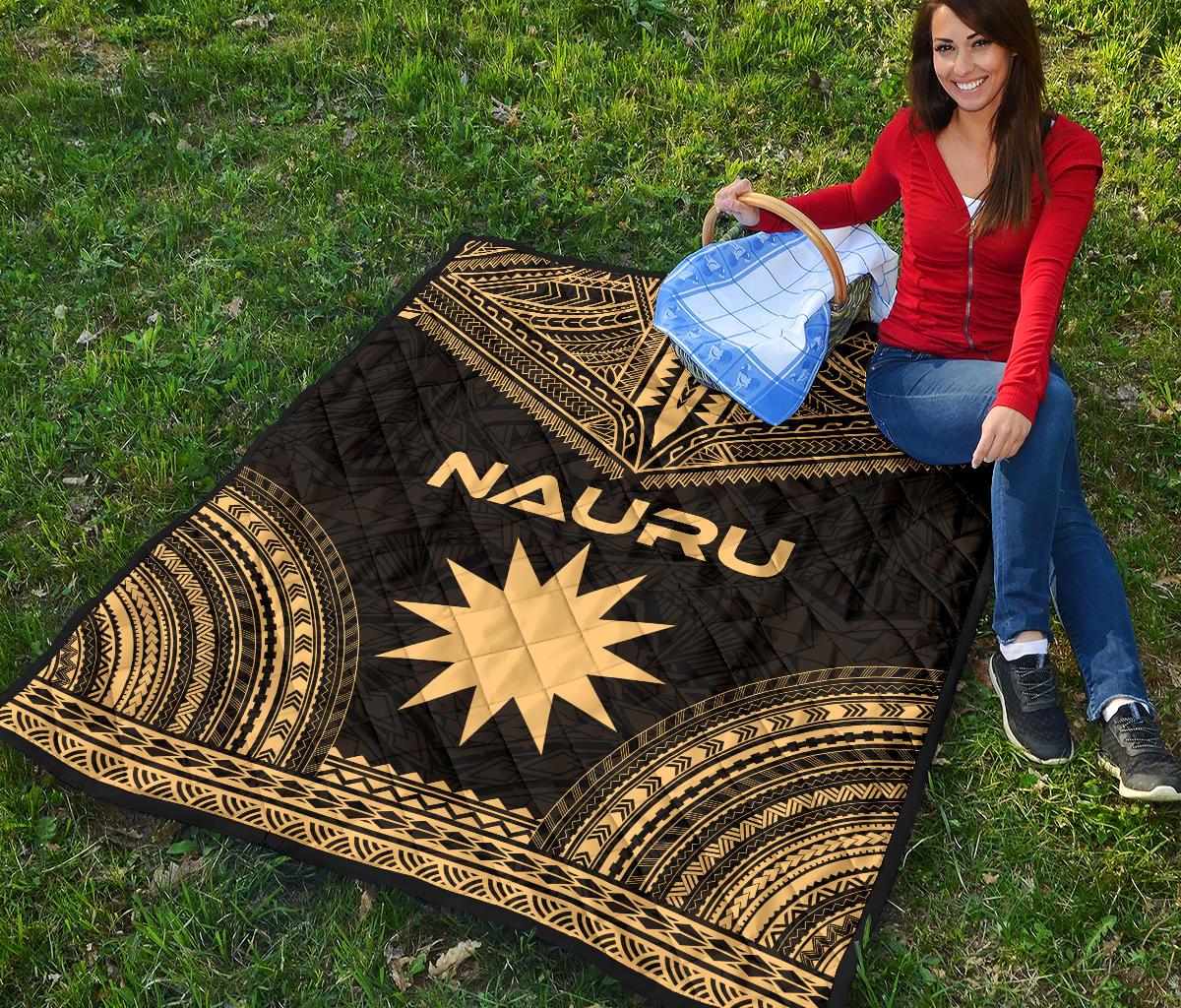 Nauru Premium Quilt - Nauru Flag Polynesian Chief Gold Version - Polynesian Pride