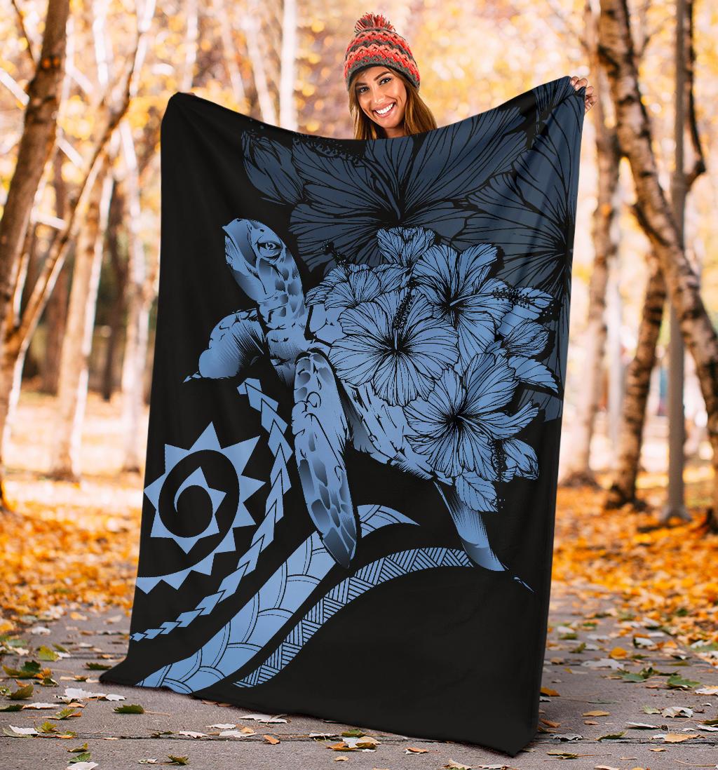 Hawaii Turtle Hibiscus Polynesian Vintage Premium Blanket - Pastel Blue - Polynesian Pride