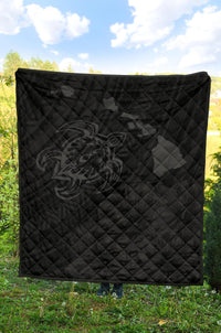 Hawaii Sea Turtle Is Swimming Toward Premium Quilt Grey - Polynesian Pride