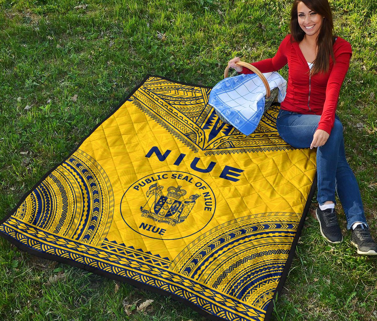 Niue Premium Quilt - Niue Seal Polynesian Chief Yellow Version - Polynesian Pride