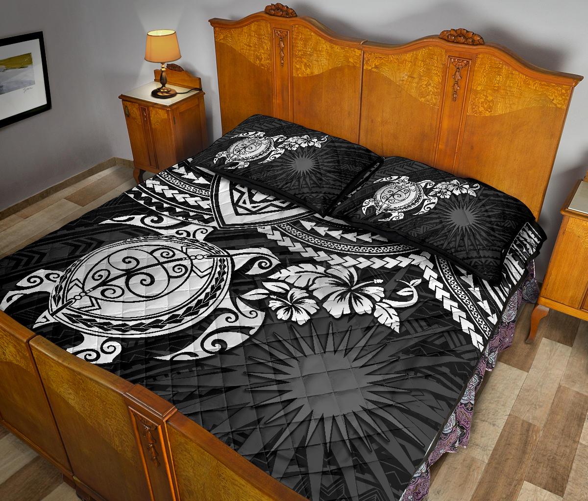 Marshall Islands Polynesian Quilt Bed Set - Marshall Islands Flag & White Turtle Hibiscus - Polynesian Pride