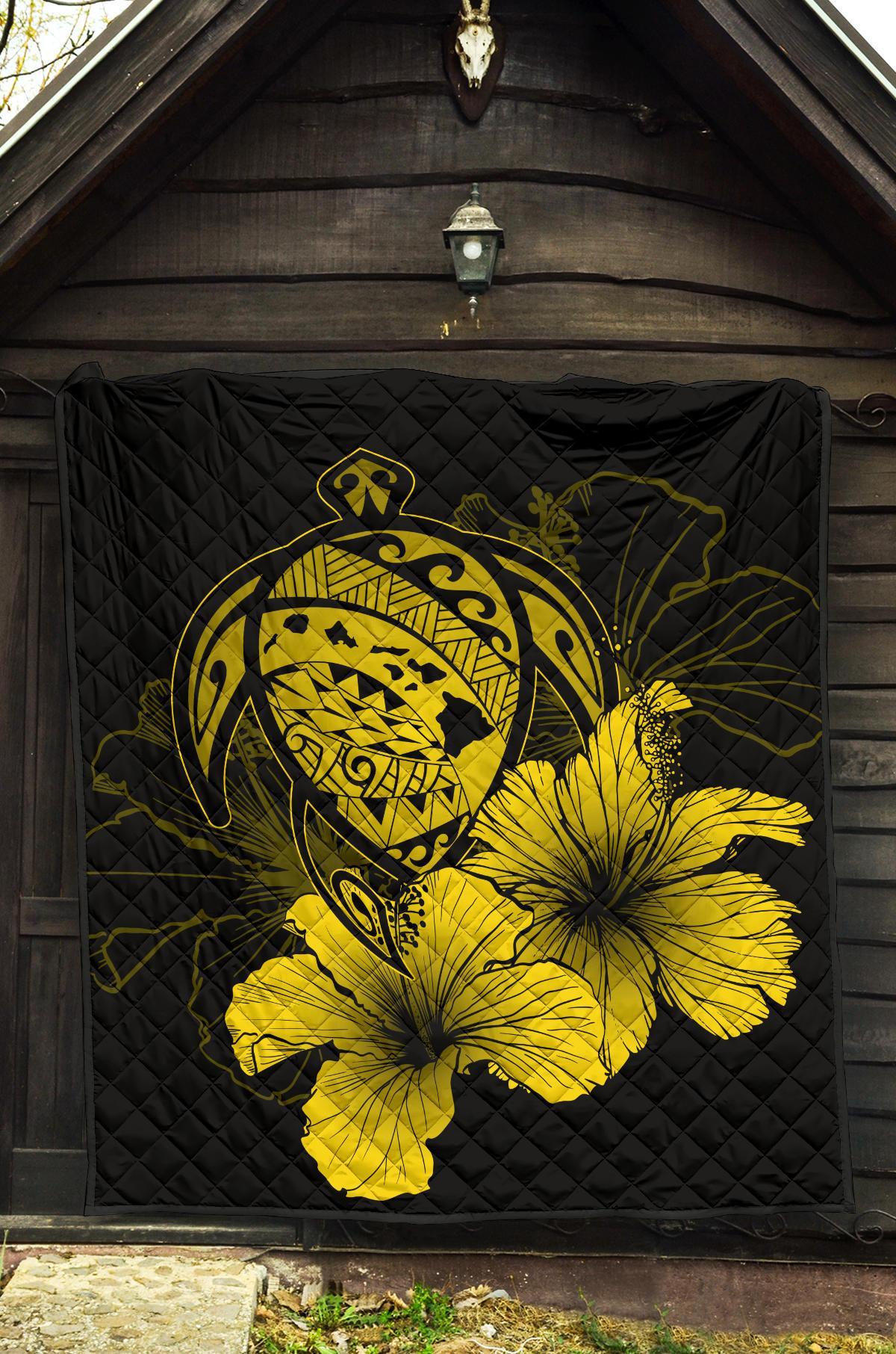 Hawaii Hibiscus Premium Quilt - Turtle Map - Yellow - Polynesian Pride