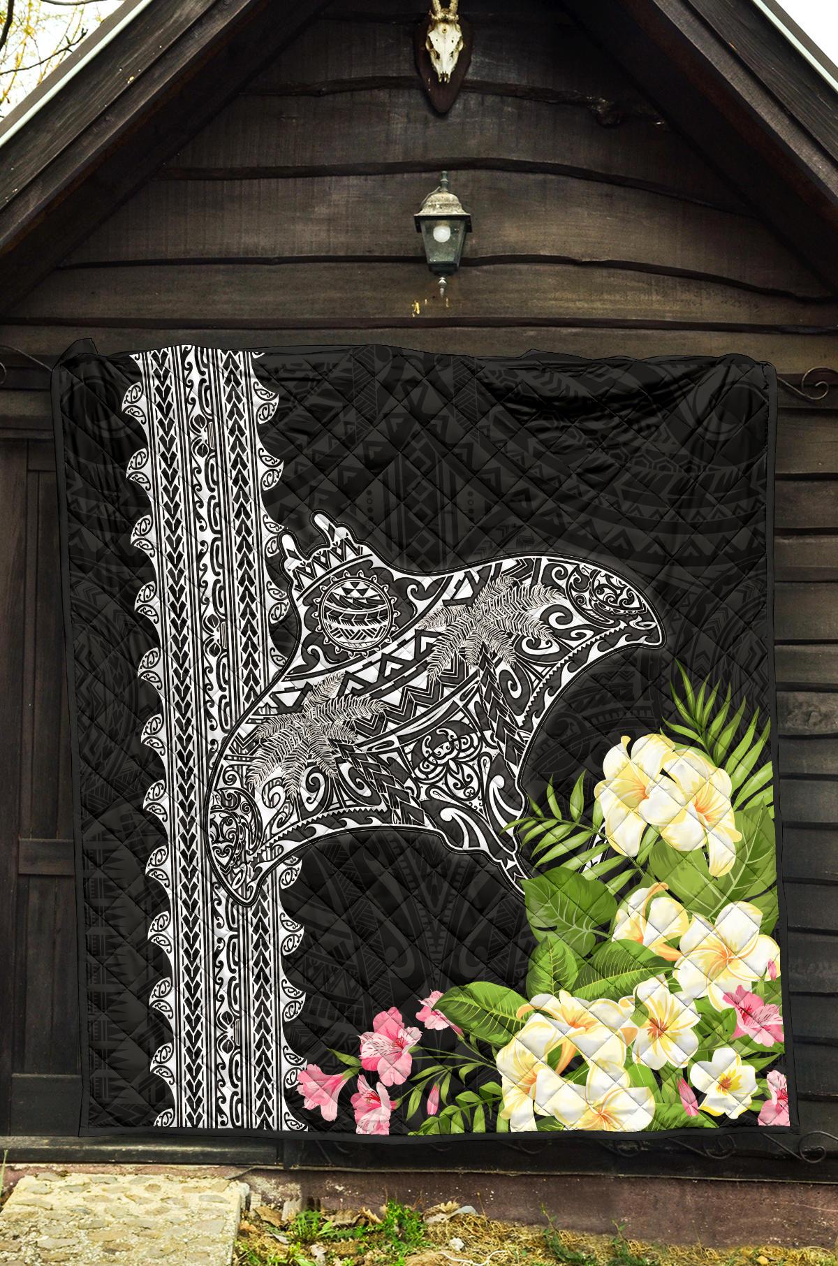 Hawaii Premium Quilt - Mantaray With Hibiscus Flowers - Polynesian Pride