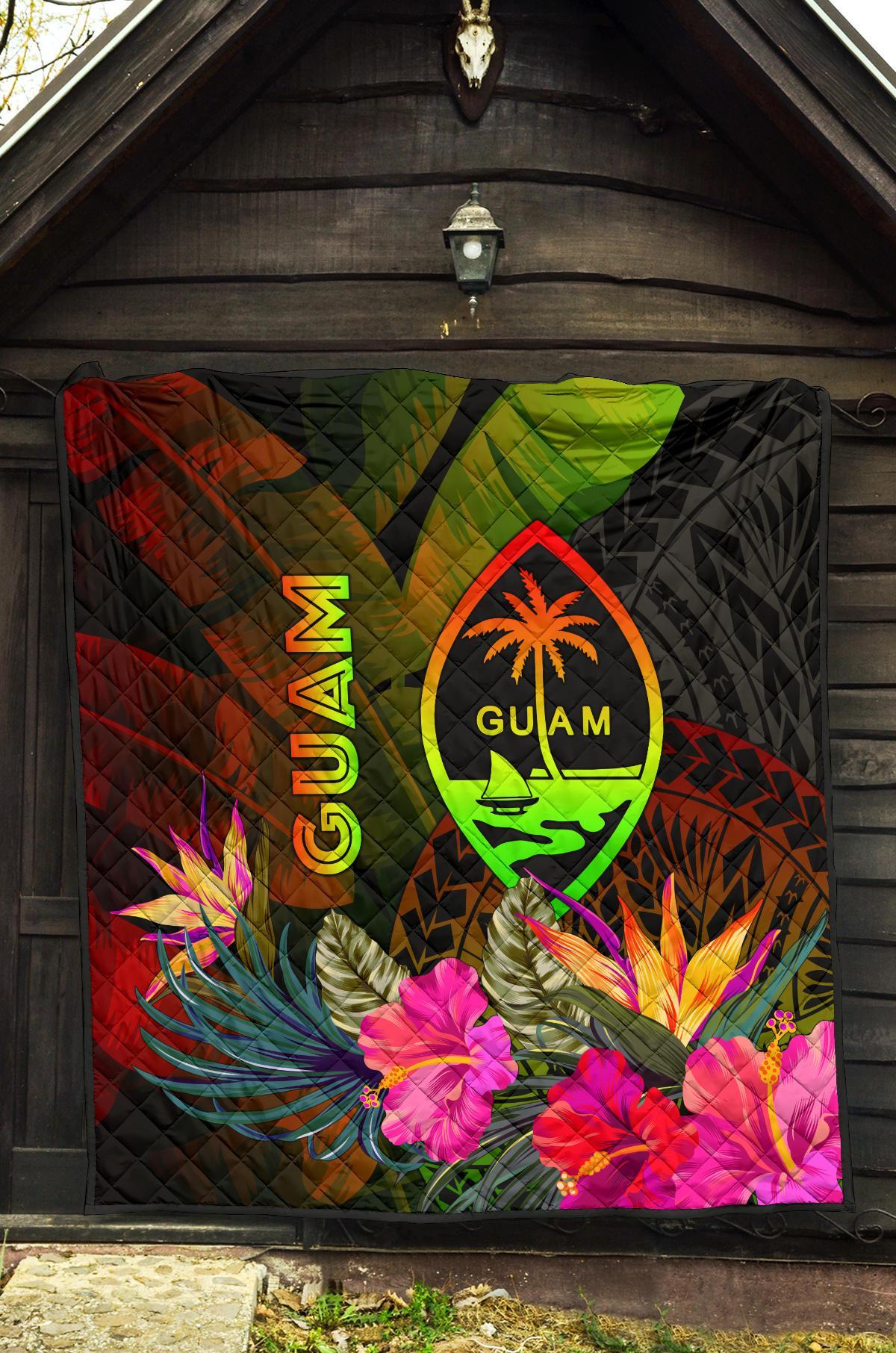 Guam Polynesian Premium Quilt - Hibiscus and Banana Leaves - Polynesian Pride