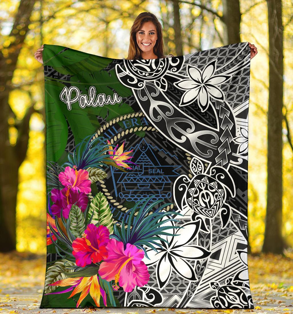 Palau Premium Blanket - Turtle Plumeria Banana Leaf Crest - Polynesian Pride