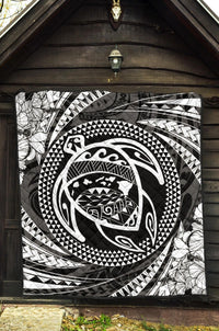 Hawaiian Kanaka Honu Hibiscus Tornando White Polynesian Premium Quilt - Polynesian Pride