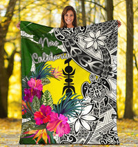 New Caledonia Premium Blanket White - Turtle Plumeria Banana Leaf - Polynesian Pride