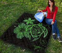 Hawaii Turtle Hibiscus Premium Quilt Green - Polynesian Pride